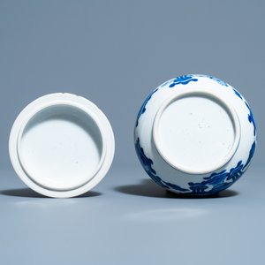 A Chinese blue and white 'antiquities' censer and cover, Kangxi — photo 7