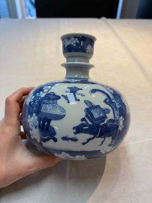 A Chinese blue and white 'antiquities' hookah base, Kangxi — photo 1