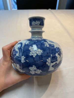 A Chinese blue and white 'antiquities' hookah base, Kangxi — photo 2
