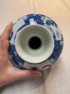 A Chinese blue and white 'antiquities' hookah base, Kangxi — photo 8