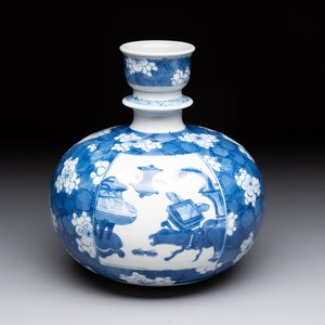 A Chinese blue and white 'antiquities' hookah base, Kangxi — photo 1