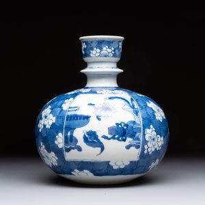 A Chinese blue and white 'antiquities' hookah base, Kangxi — photo 2