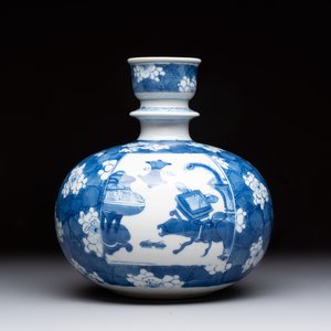 A Chinese blue and white 'antiquities' hookah base, Kangxi — photo 3