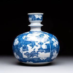 A Chinese blue and white 'antiquities' hookah base, Kangxi — photo 4