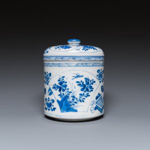 A Chinese blue and white ‘antiquities’ jar and cover, Kangxi — 照片 3
