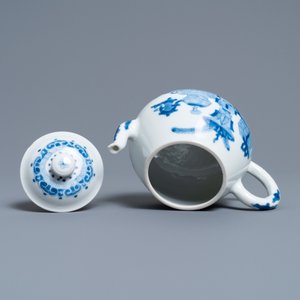 A Chinese blue and white 'antiquities' teapot and cover, Jiajing mark, Kangxi — photo 6