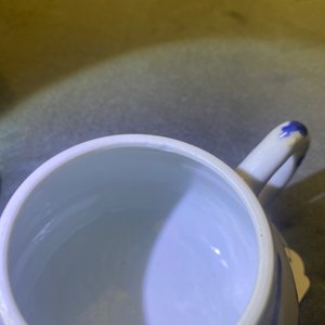 A Chinese blue and white 'antiquities' teapot and cover, Jiajing mark, Kangxi — photo 9