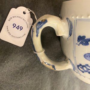A Chinese blue and white 'antiquities' teapot and cover, Kangxi — photo 19