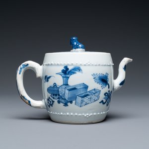 A Chinese blue and white 'antiquities' teapot and cover, Kangxi — photo 4