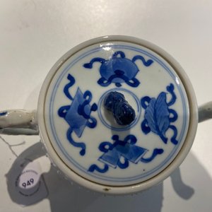 A Chinese blue and white 'antiquities' teapot and cover, Kangxi — photo 10