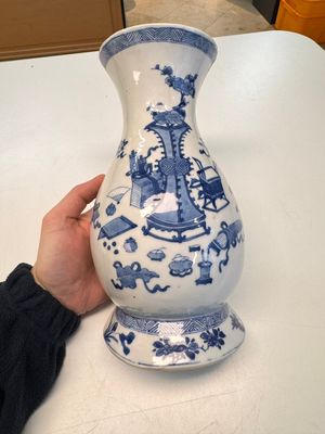 A Chinese blue and white 'Antiquities' wall vase, Kangxi — photo 1
