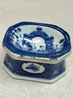 A Chinese blue and white 'Arbour' salt after Cornelis Pronk, Qianlong — photo 2