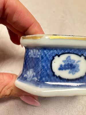 A Chinese blue and white 'Arbour' salt after Cornelis Pronk, Qianlong — photo 5