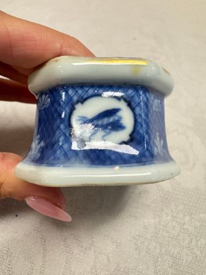A Chinese blue and white 'Arbour' salt after Cornelis Pronk, Qianlong — photo 8