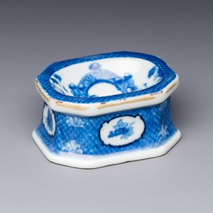 A Chinese blue and white 'Arbour' salt after Cornelis Pronk, Qianlong — photo 2