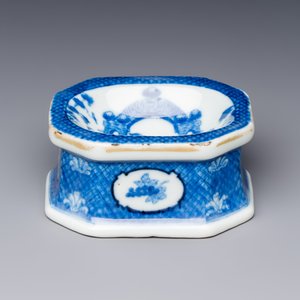 A Chinese blue and white 'Arbour' salt after Cornelis Pronk, Qianlong — photo 3