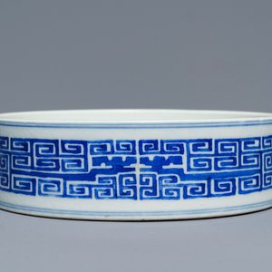 A Chinese blue and white archaic design censer, Guangxu mark, 19/20th C. — 照片 3