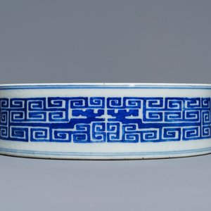 A Chinese blue and white archaic design censer, Guangxu mark, 19/20th C. — 照片 6