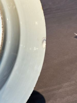 A Chinese blue and white armorial dish with an alliance coat of arms, Qianlong — 照片 10