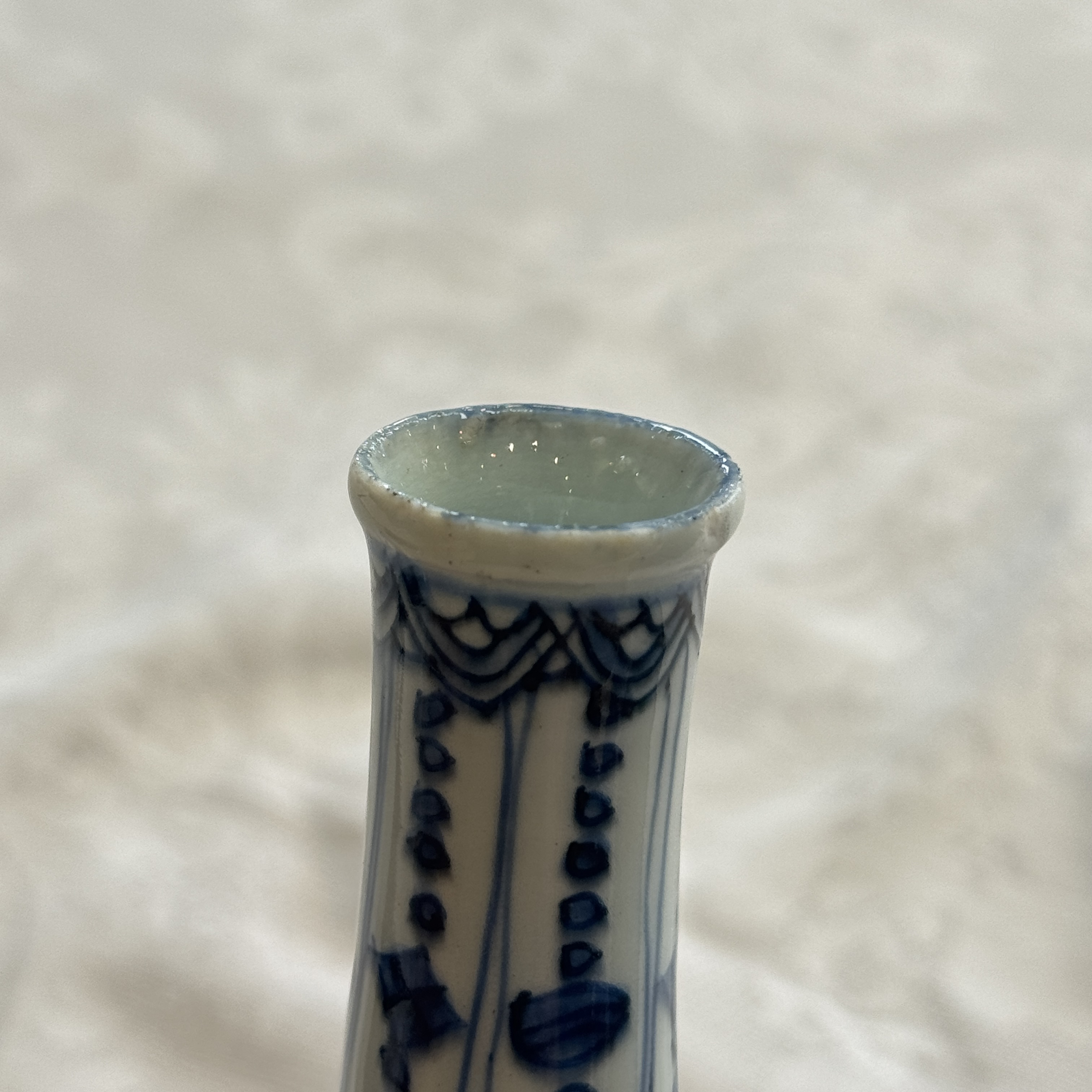 A Chinese blue and white 'Auspicious Emblems and Peonies' pear-shaped vase — photo 14
