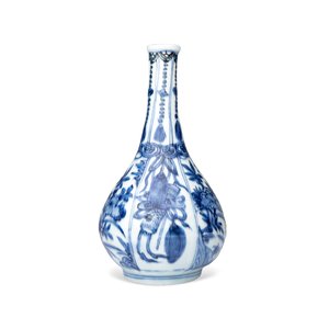 A Chinese blue and white 'Auspicious Emblems and Peonies' pear-shaped vase — photo 3