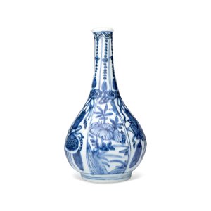 A Chinese blue and white 'Auspicious Emblems and Peonies' pear-shaped vase — photo 6