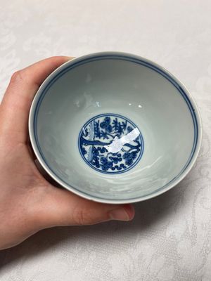 A Chinese blue and white 'Ba Xian Zhu Shou 八仙祝壽' bowl, Wanli mark and of the period — foto 11