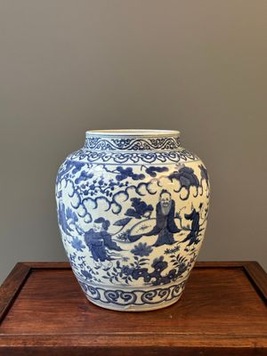A Chinese blue and white 'Ba Xian Zhu Shou 八仙祝壽' jar, Wanli mark and possibly of the period — photo 3