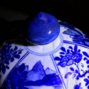 A Chinese blue and white baluster jar and cover, Kangxi — 照片 13