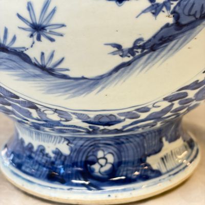 A Chinese blue and white baluster vase and cover with narrative design — photo 6