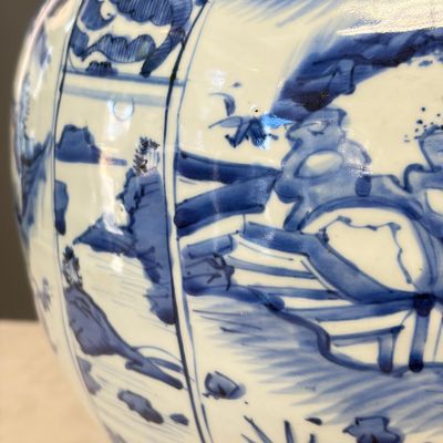 A Chinese blue and white baluster vase and cover with narrative design — photo 10