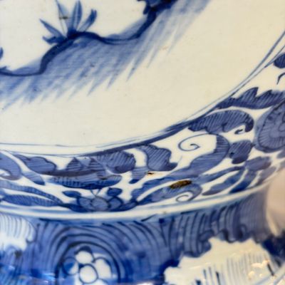 A Chinese blue and white baluster vase and cover with narrative design — photo 17