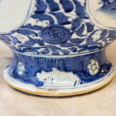 A Chinese blue and white baluster vase and cover with narrative design — photo 22