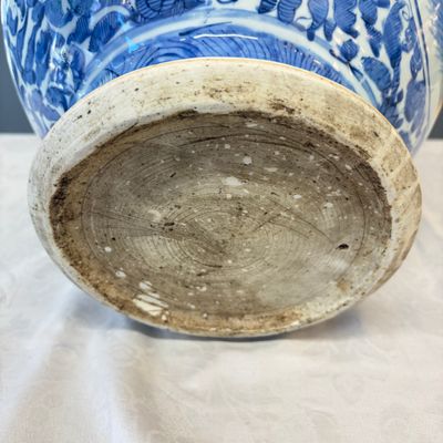 A Chinese blue and white baluster vase and cover with narrative design — photo 25