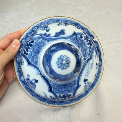 A Chinese blue and white baluster vase and cover with narrative design — photo 28