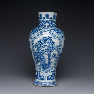 A Chinese blue and white baluster vase with floral design, Kangxi — 照片 2