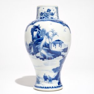 A Chinese blue and white baluster vase with landscape panels, Kangxi — 照片 3