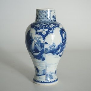 A Chinese blue and white baluster vase with landscape panels, Kangxi — 照片 10