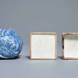 A Chinese blue and white bat-shaped brush washer and a square box and cover, Kangxi/Qianlong — 照片 7