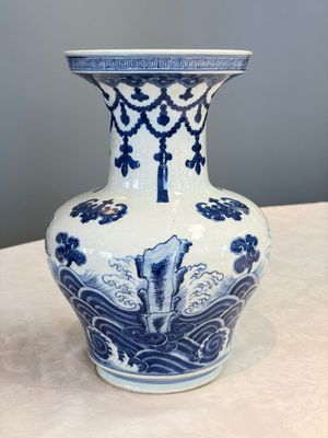 A Chinese blue and white 'Bats and Rocks among Cresting Waves' vase, Qianlong — photo 3