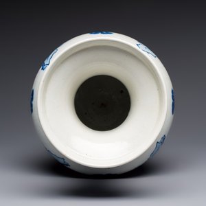 A Chinese blue and white 'Bats and Rocks among Cresting Waves' vase, Qianlong — photo 5