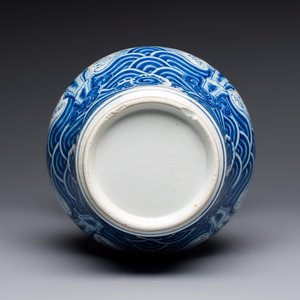 A Chinese blue and white 'Bats and Rocks among Cresting Waves' vase, Qianlong — photo 6