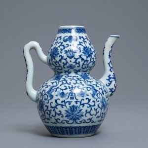 A Chinese blue and white 'bats and shou' jug, 19th C. — 照片 2
