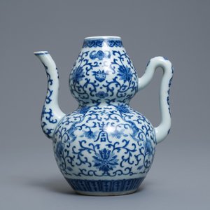 A Chinese blue and white 'bats and shou' jug, 19th C. — 照片 4