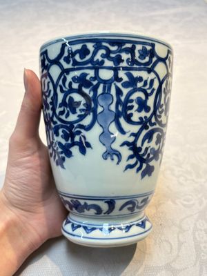 A Chinese blue and white beaker after a European silver model, lingzhi mark, Kangxi — photo 2