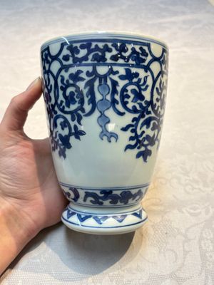 A Chinese blue and white beaker after a European silver model, lingzhi mark, Kangxi — photo 6