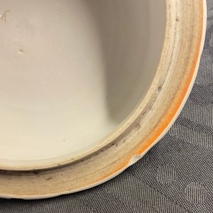 A Chinese blue and white beaker and cover with floral design, Kangxi — 照片 15