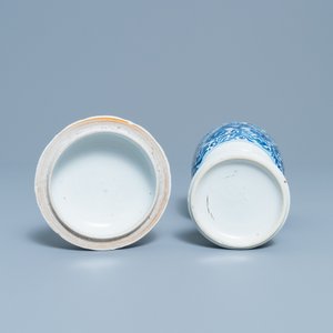 A Chinese blue and white beaker and cover with floral design, Kangxi — 照片 6