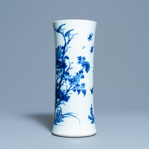 A Chinese blue and white beaker vase, Transitional period — 照片 3