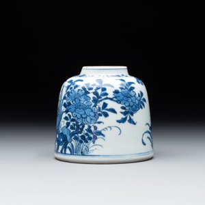 A Chinese blue and white bell-shaped water pot with birds among flowering branches, Kangxi — photo 3